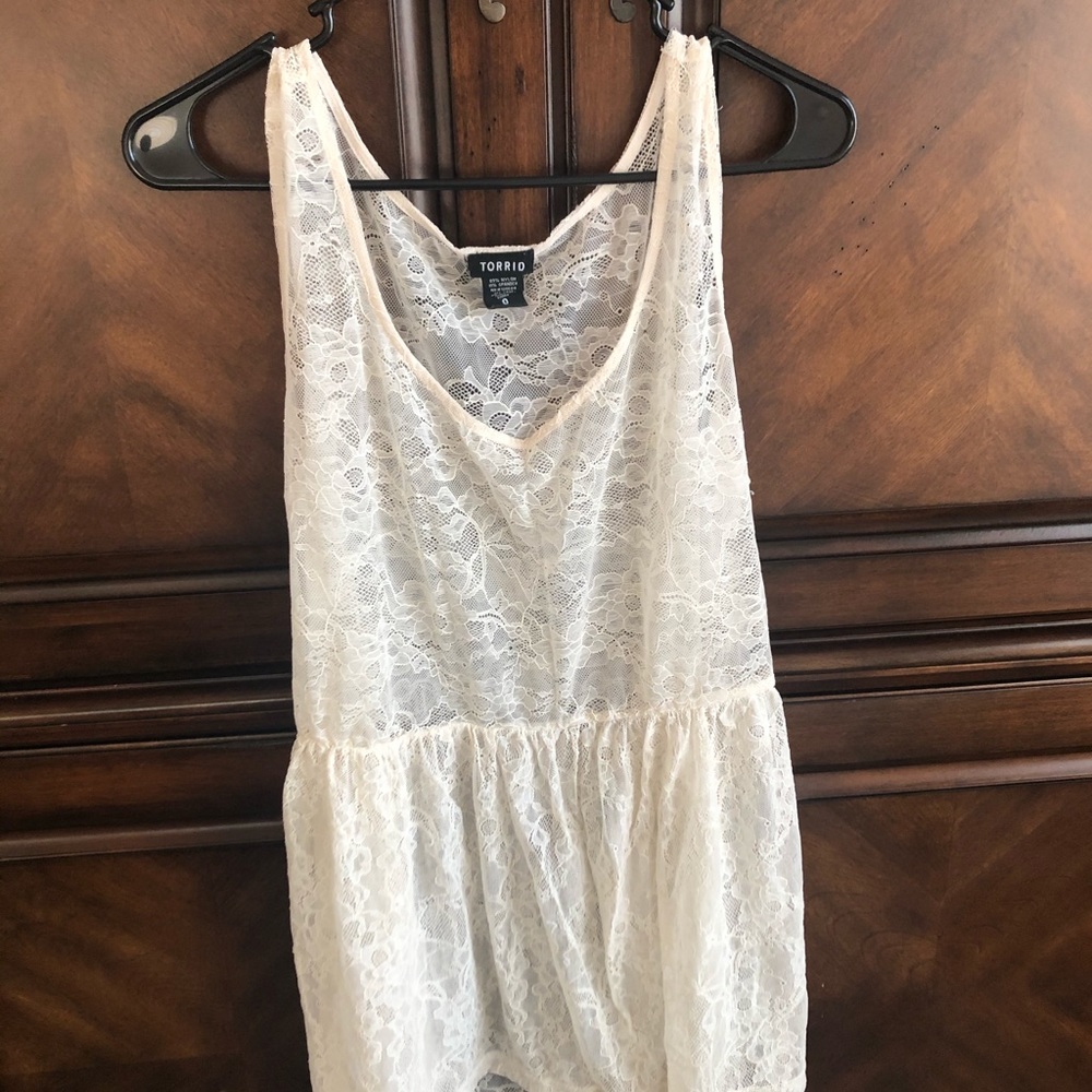 Torrid Cream colored lace top Size 0